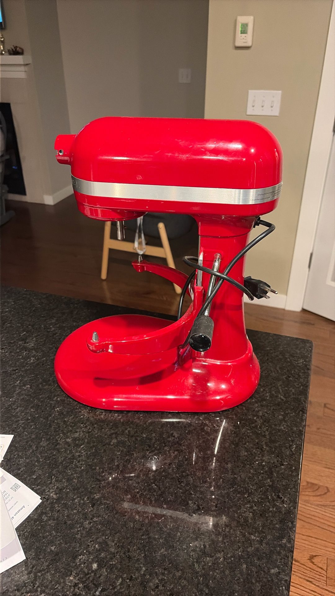 KitchenAid Stand Mixer(6Q) - Gently Used 