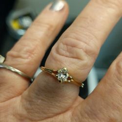 DIAMOND SOLITAIRE 14k sz 6