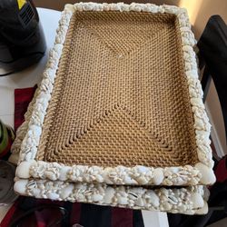 Pottery Barn set Of 4 Seashell Rimmed rattan Trays