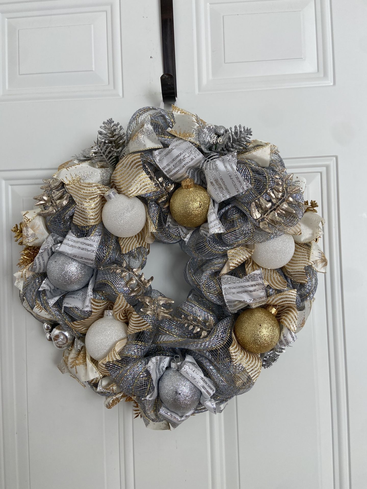 Gold And Silver, Medium Side Christmas Wreath
