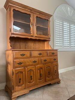 Dining Room (3 of 3) - Hutch