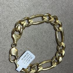 Gold Figaro bracelet