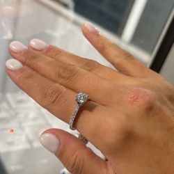 14k Gold Diamond women’s rings on Sale