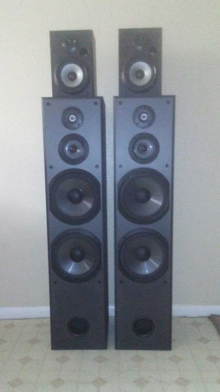 SET OF SONY SPEAKERS TWO TOWERS 200 W EACH SS -- MF600H N TWO SMALL 120 W SS - B1000 411/2 × 91/2 in good working condition