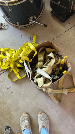 Box of ratchet Straps