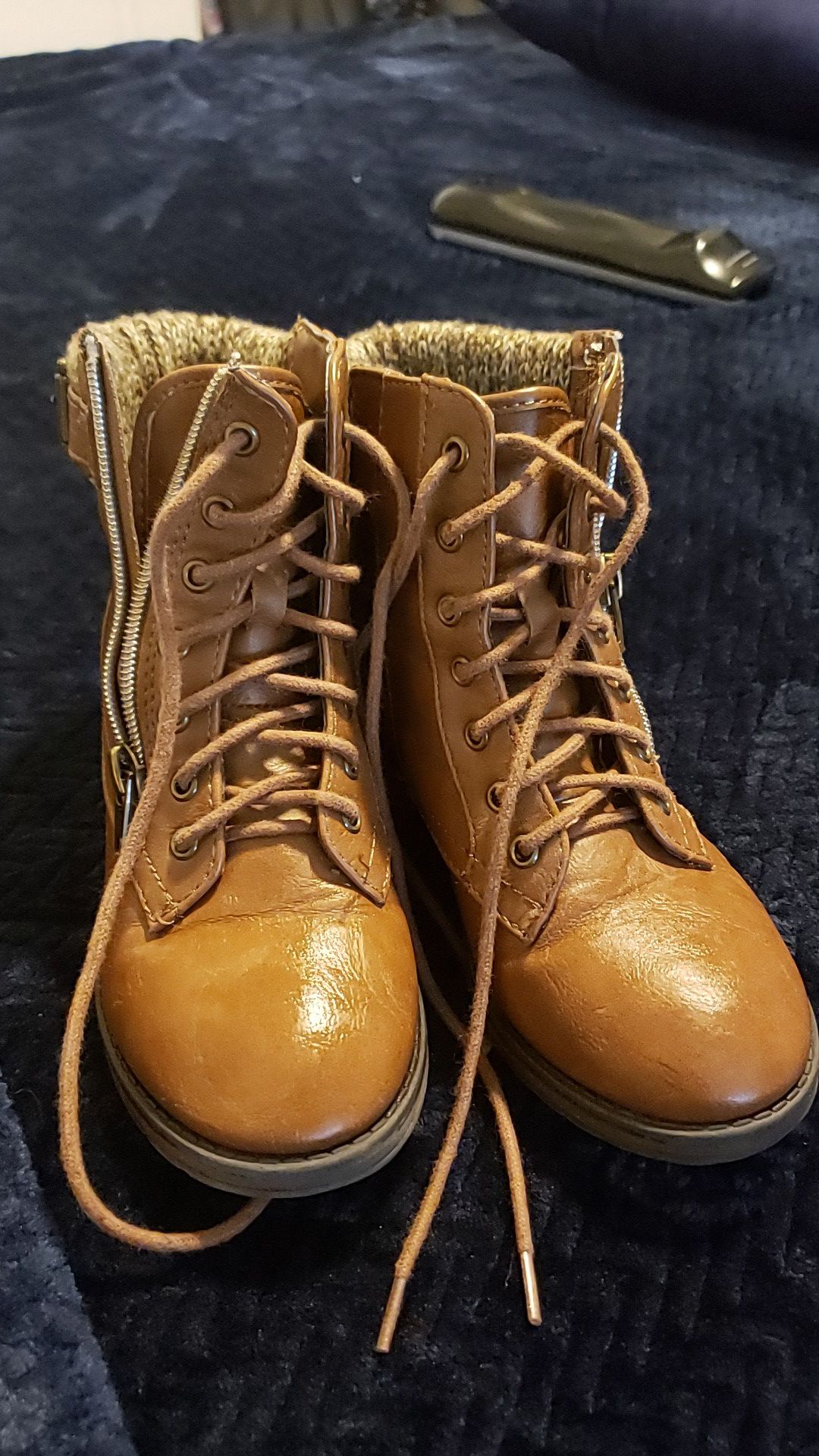 Girls boots