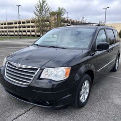 2010 Chrysler Town & Country