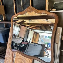 Dresser mirror - FREE