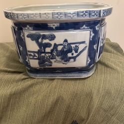 Antique Hand Painted Flow Blue Porcelain Cantonware Koi Fish Bowl / Planter