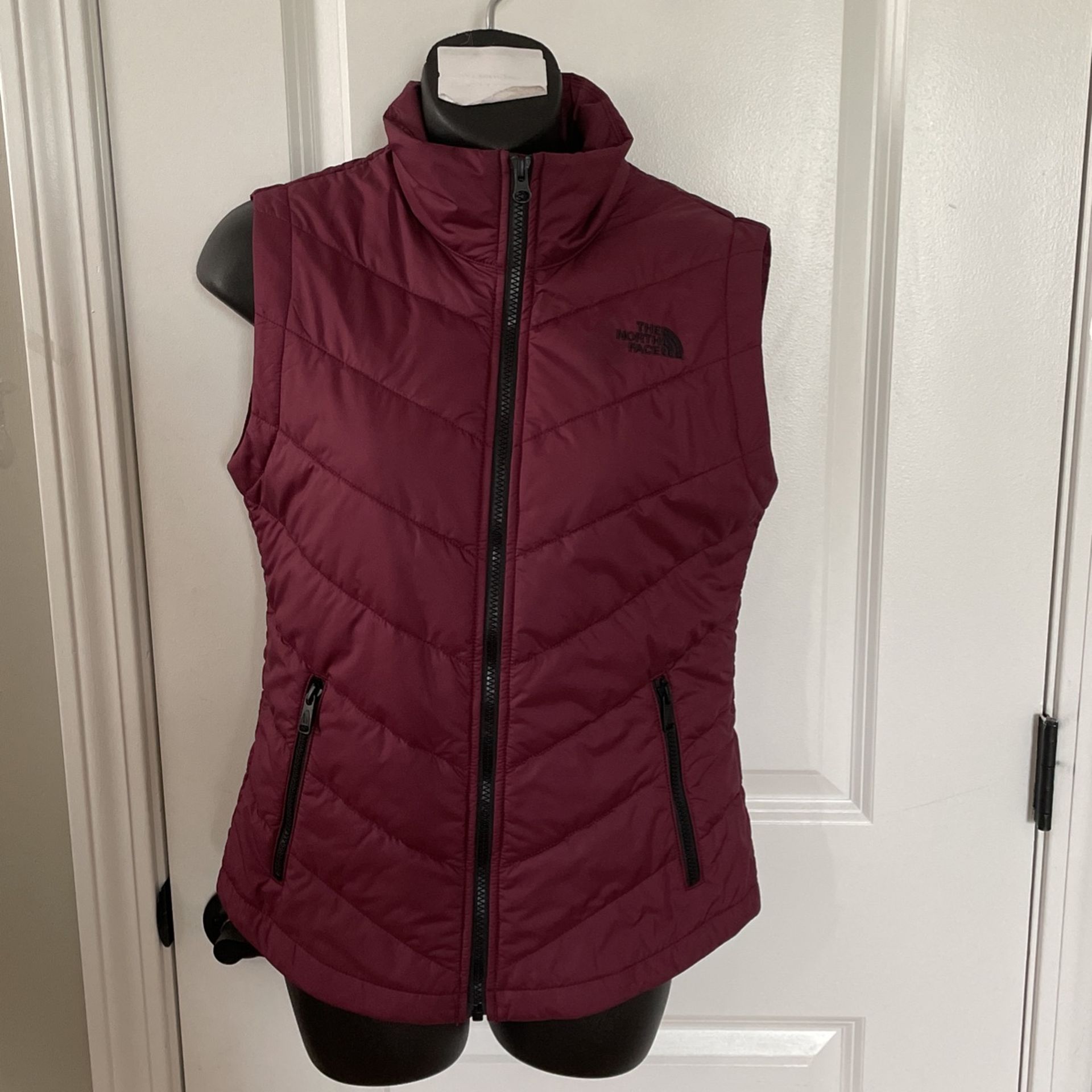 New! Women’s Northface Maroon Vest XS $45