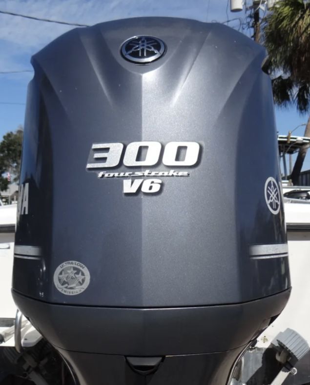 2014 Yamaha 300 HP 4-Stroke 25” Outboard Motor