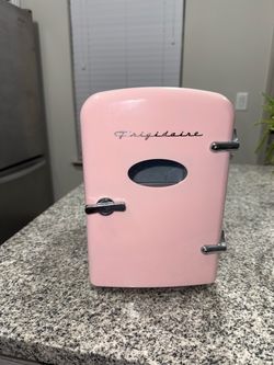 Frigidaire 6 can mini fridge