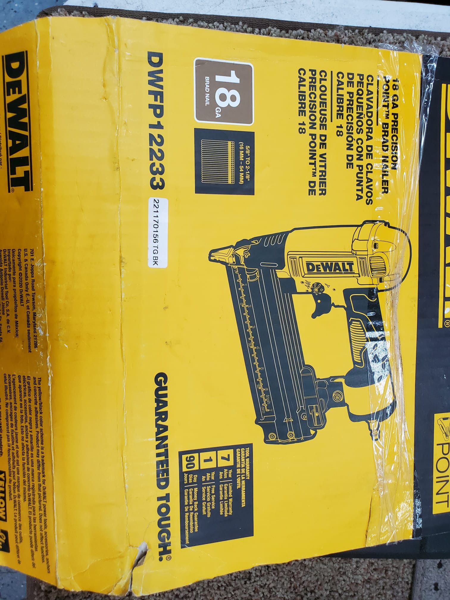 18-Gauge Pneumatic Brad Nailer