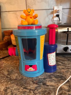 Build a bear stuffing machine
