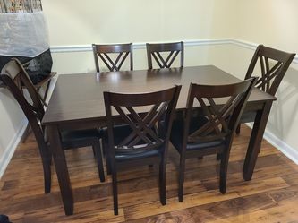 New 2430 7pc wood dining table set