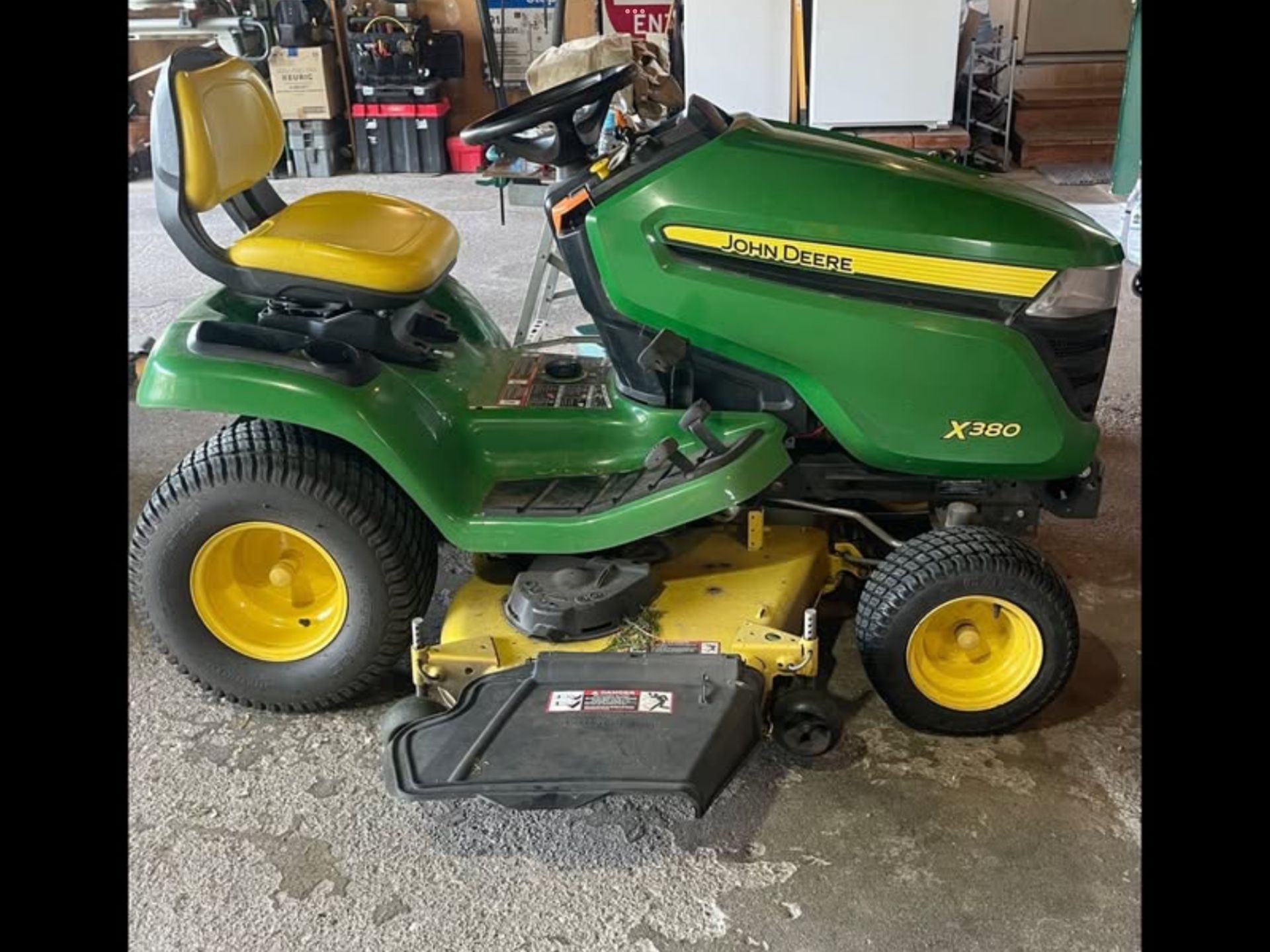 John Deere 380 