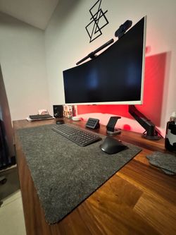 Samsung curved monitor with stand