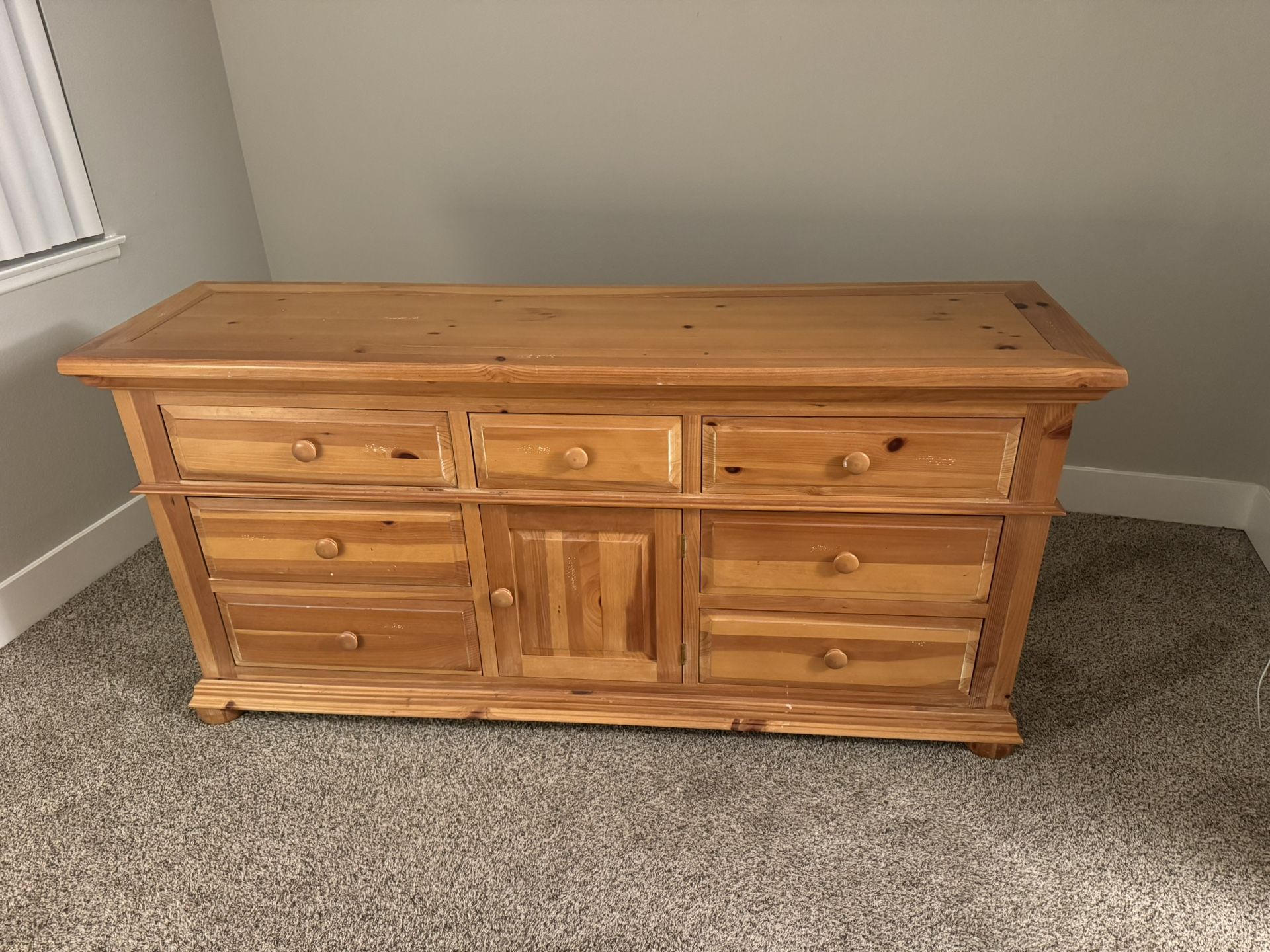 9 Drawer Dresser