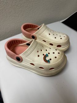 Size 12/13 girls shoes