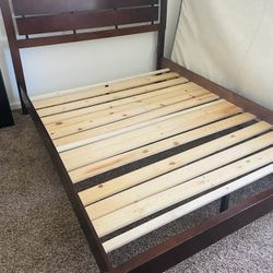 New Solid Wood  Queen Size  Bed Frame With  Slates 