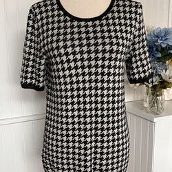  Black & White Houndstooth Top