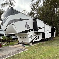 2021 4150 Redwood 5th Wheel