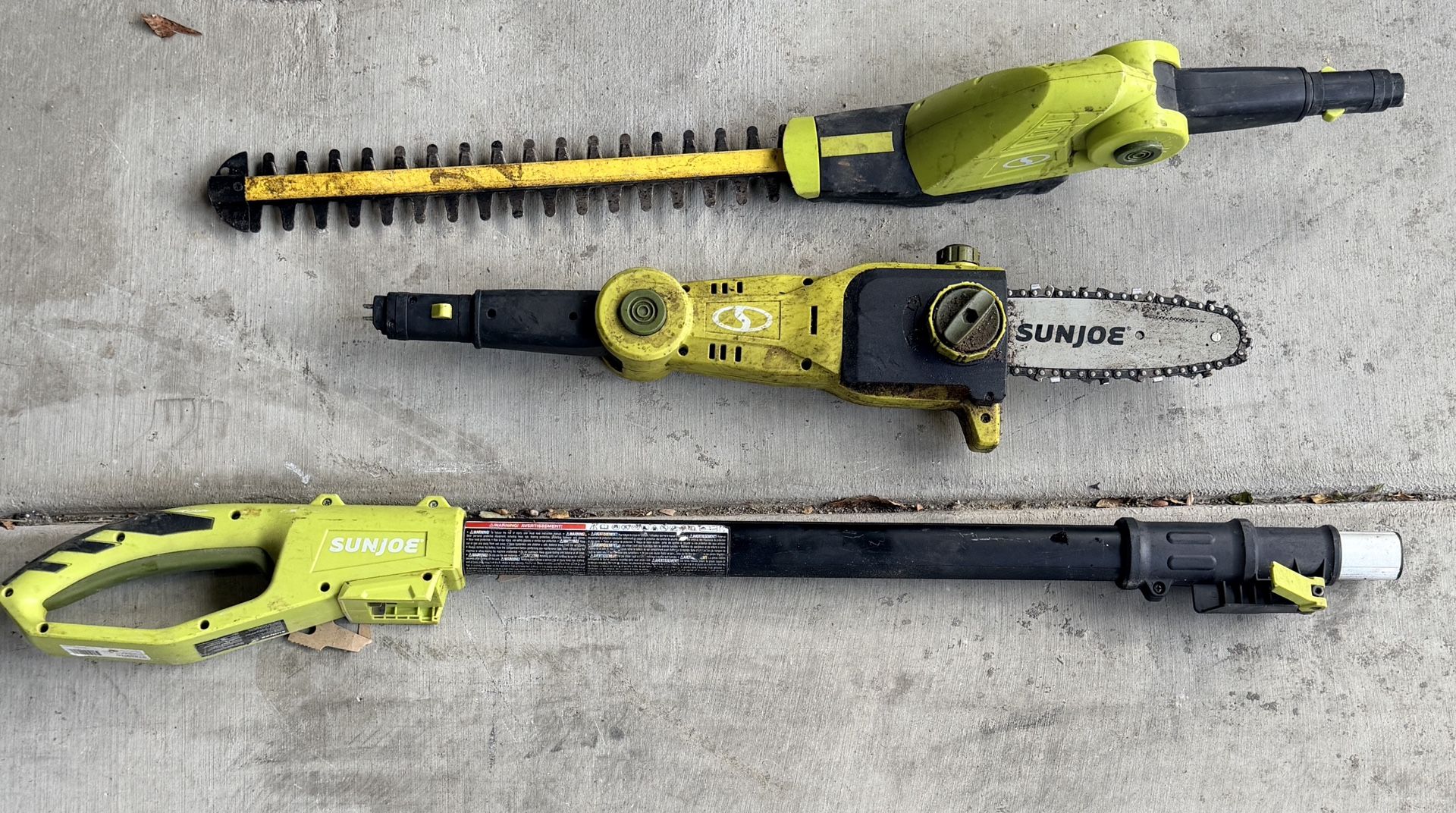 Sun Joe® 24-Volt 8" Cordless Telescoping Pole Chain Saw Kit - 124-1863