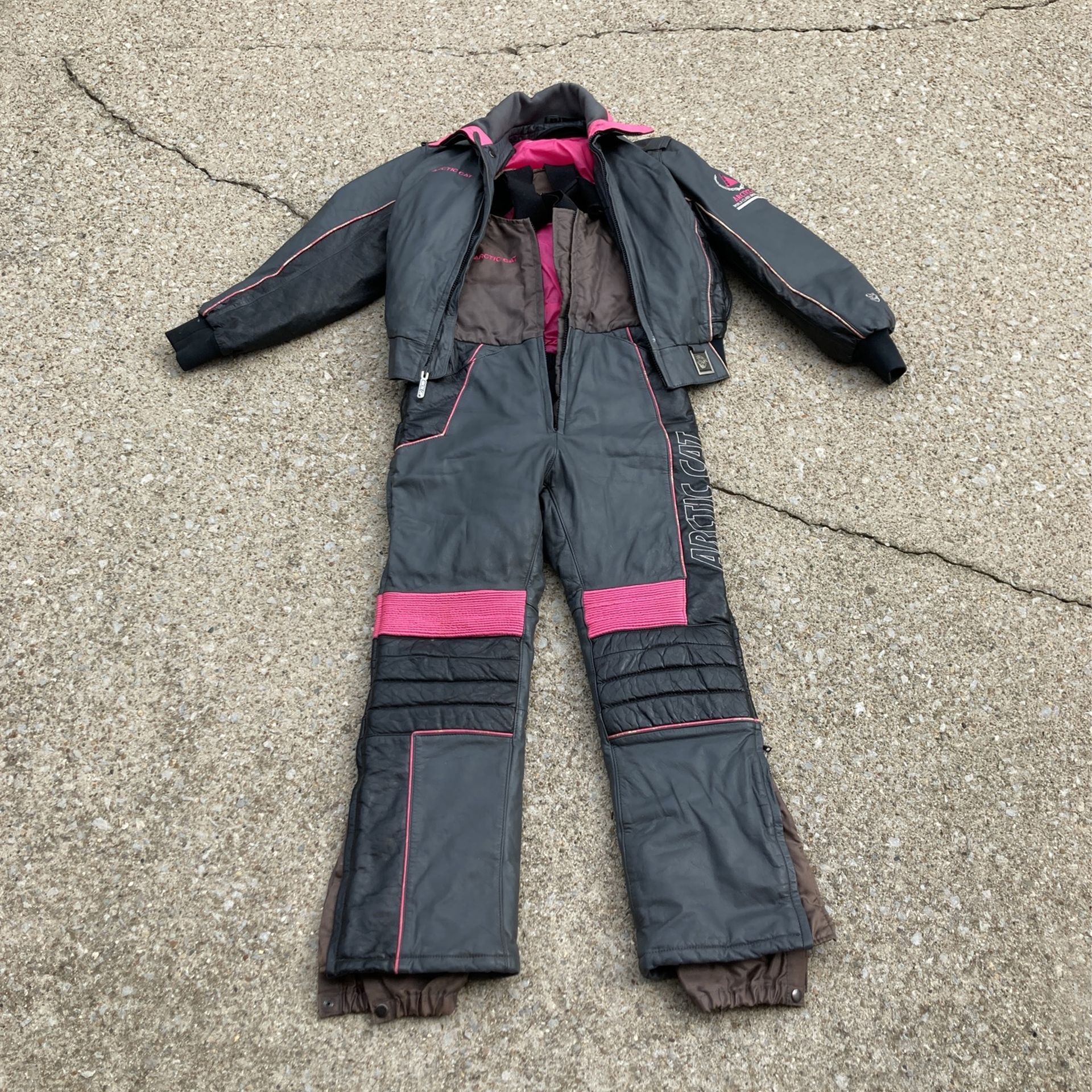 Arctic Cat ALL Leather Perfect Condition Winter Snowmobile Suit Womens  MediSmall Leather Pants - Bibs -  And LEATHER Jacket - Matching Gray - Pink 