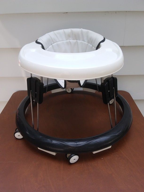 Ajustable Baby Walker