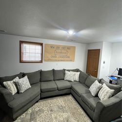 Sectional Couch (DELIVERY AVAILABLE)