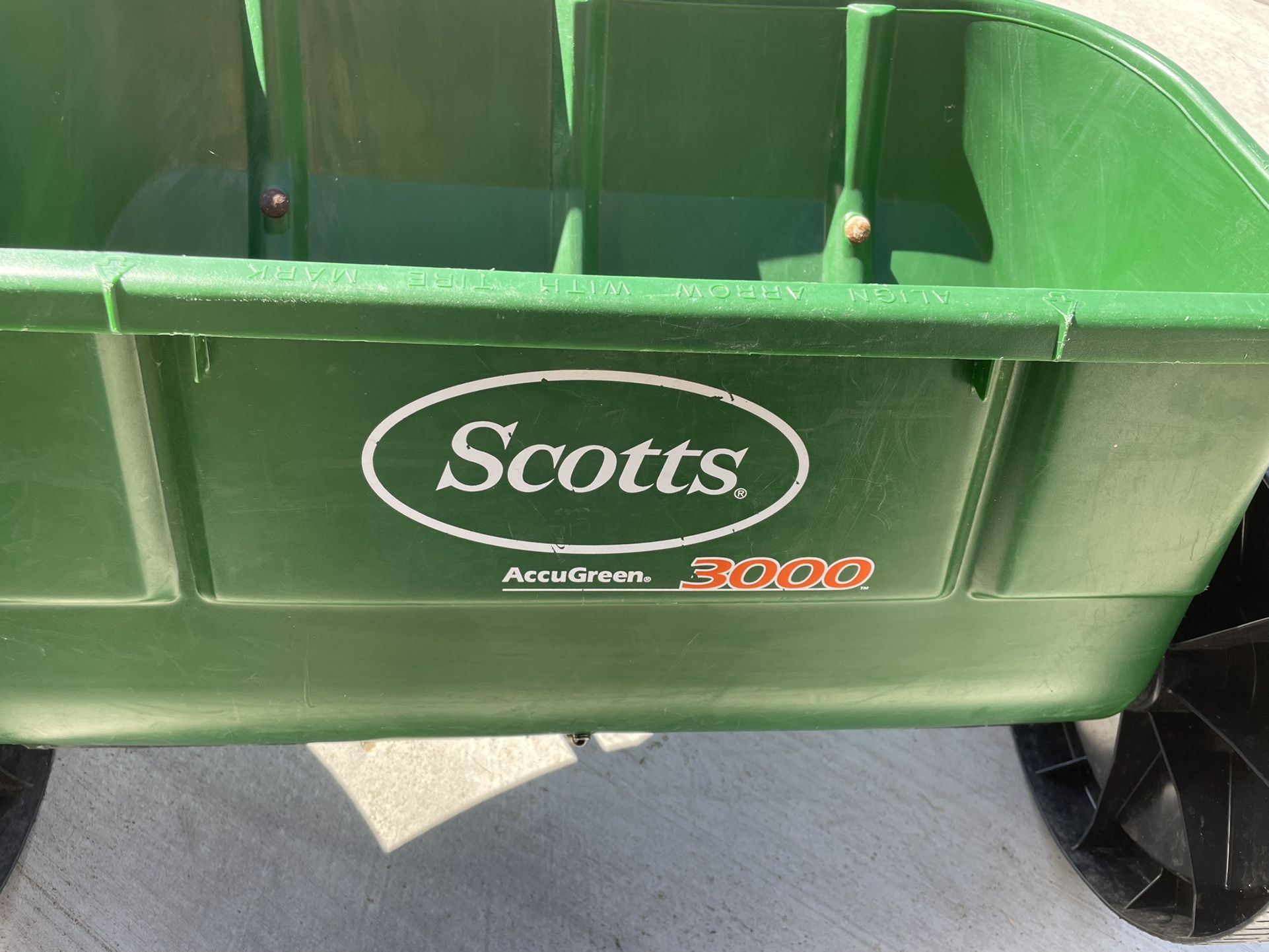 Scotts AccuGreen 3000 Drop Seeder