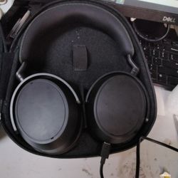 Sennheiser Momentum 4 Bluetooth Over-ear Headphone