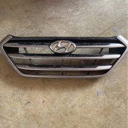 Front Grill With Logo For 2016 Hyundai Tucson