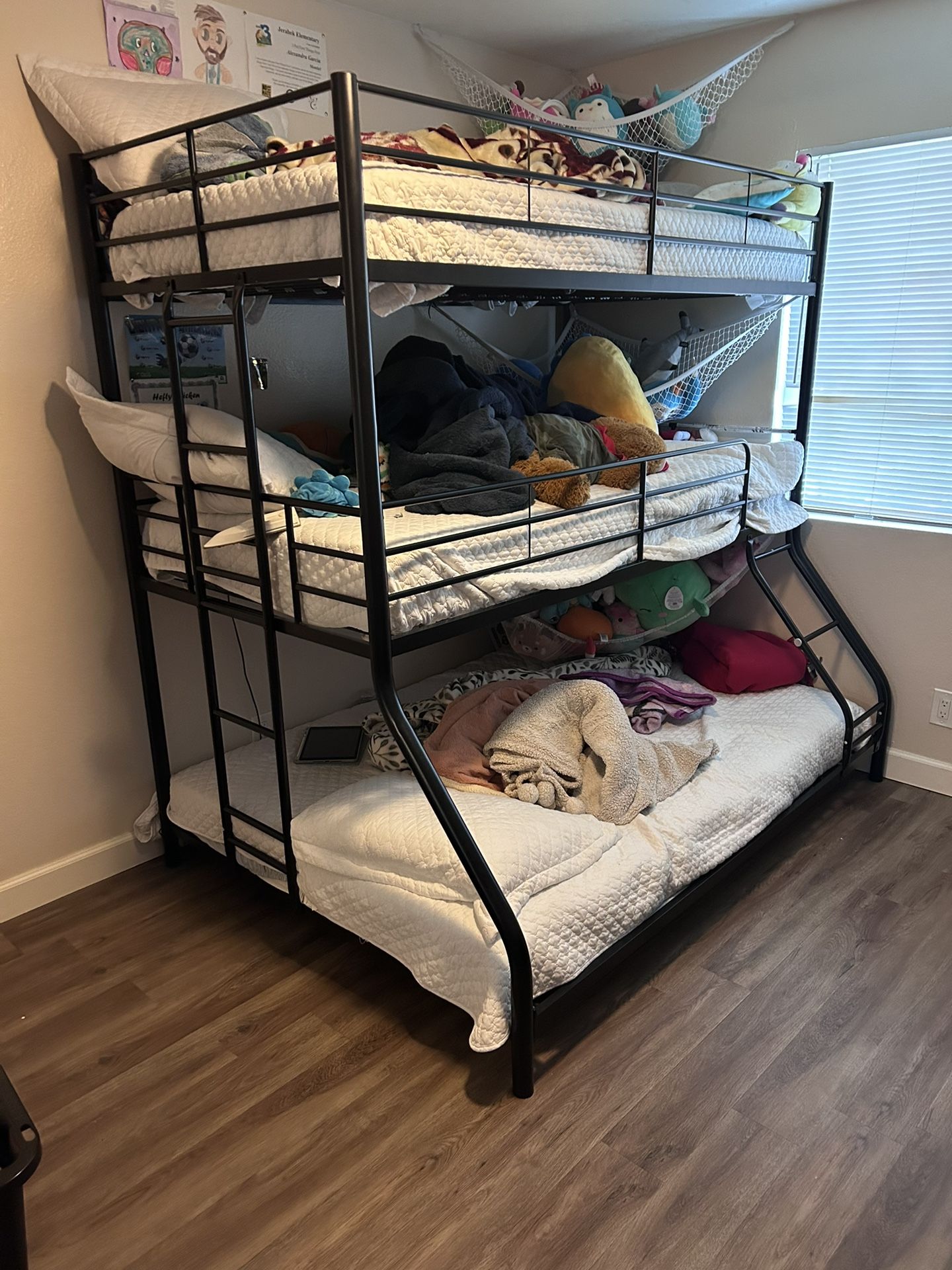 Triple bunk Bed 