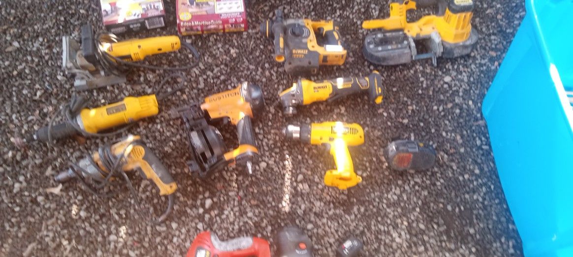 DeWalt ,,,,Twenty Walttools