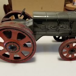 EXTREMELY RARE 1925 FORDSON TRACTOR, WINDUP IN EXCELLENT WORKING CONDITION $795.