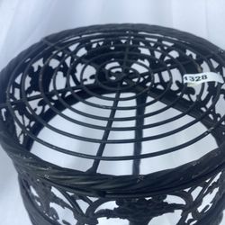 1328 Black Plant Pedestal Metal Ornate