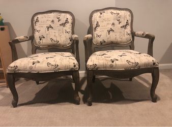 Set of 2 Premium Living Room Armchairs – Good Condition