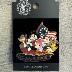 Disney Pins Disneyland July 4 2005 Fab Five Crossing the Delaware Surprise LE