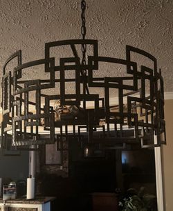 CHANDELIER 