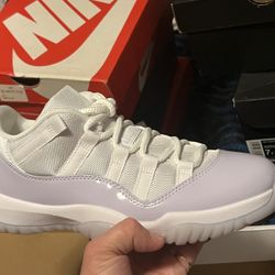 WMNS AIR JORDAN 11 RETRO LOW