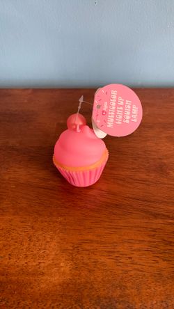 HAPPY VALENTINES DAY LIGHT UP DIFFERENT COLORS GREAT FOR DECORATING 2 AVAILABLE $2 EACH