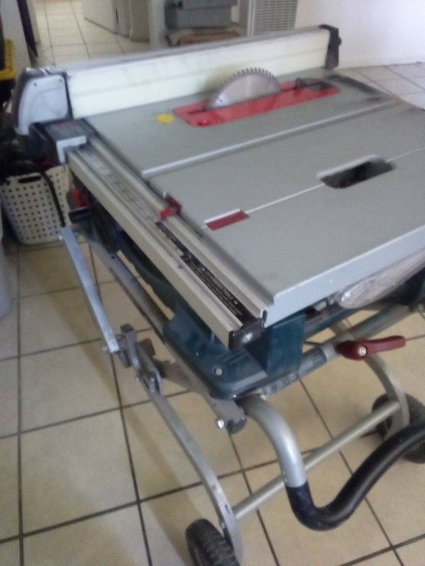 Portable Bosch TS 3000 table saw