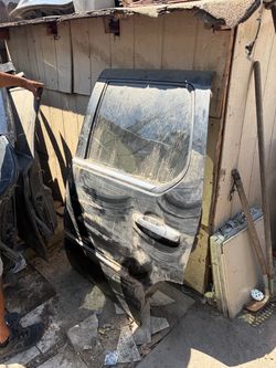 2007-2014 Cadillac Escalade rear driver side door