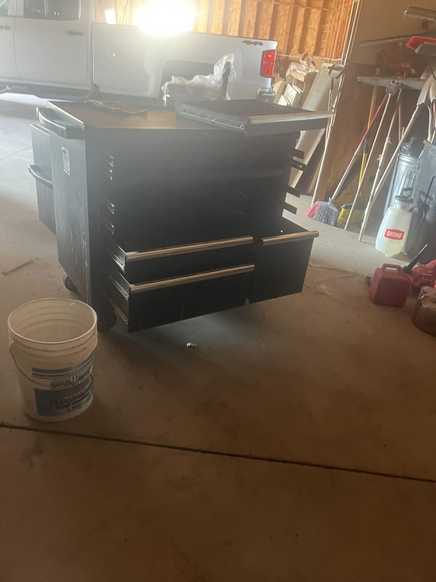 Torin Rolling Tool Box