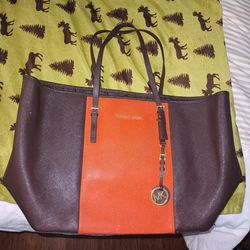Authentic Micheal Kors Large Tote/Purse