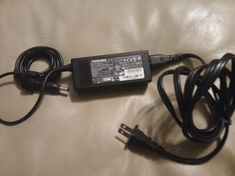 TOSHIBA LOPTOP ADAPTER 
