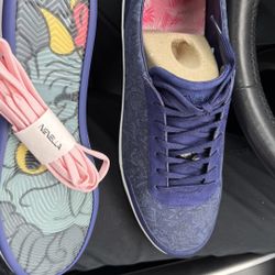 Novella Chapter 02 The Lion Sneakers Size 13 NEW