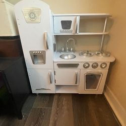 KidKraft, Vintage Wooden Play Kitchen 