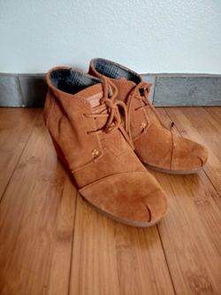 Toms wedge boot, women's size 5